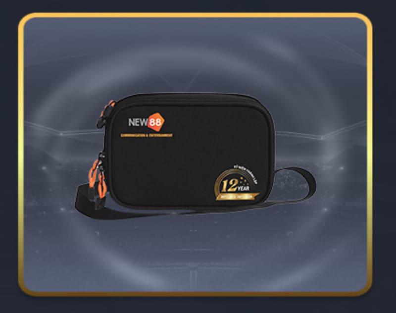 NEW88 VIP - Nhận Quà Tri Ân Nhân Ngày Sinh Nhật 18 Túi đeo chéo mẫu mới với chất liệu cứng cáp - món quà tương ứng với hội viên NEW88 VIP 3 trở lên